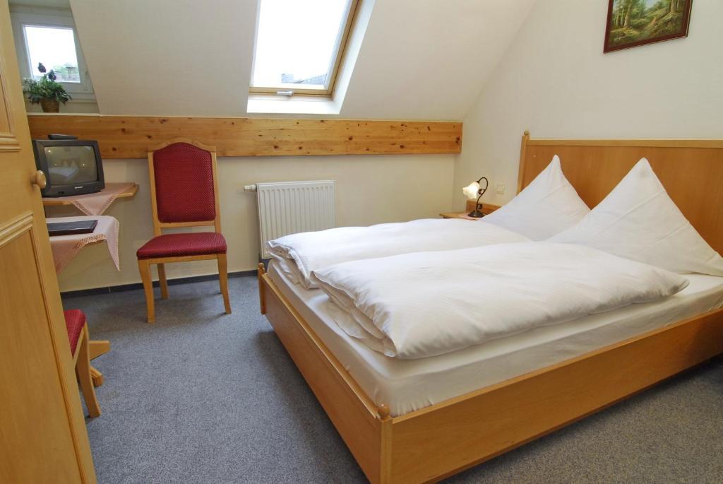 Wirtshaus Zum Pferdemarkt Hotel ซาร์บวร์ก ห้อง รูปภาพ